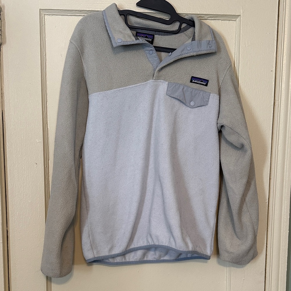 Patagonia Women’s Fleece Jacket – Light Gray & Cream, M